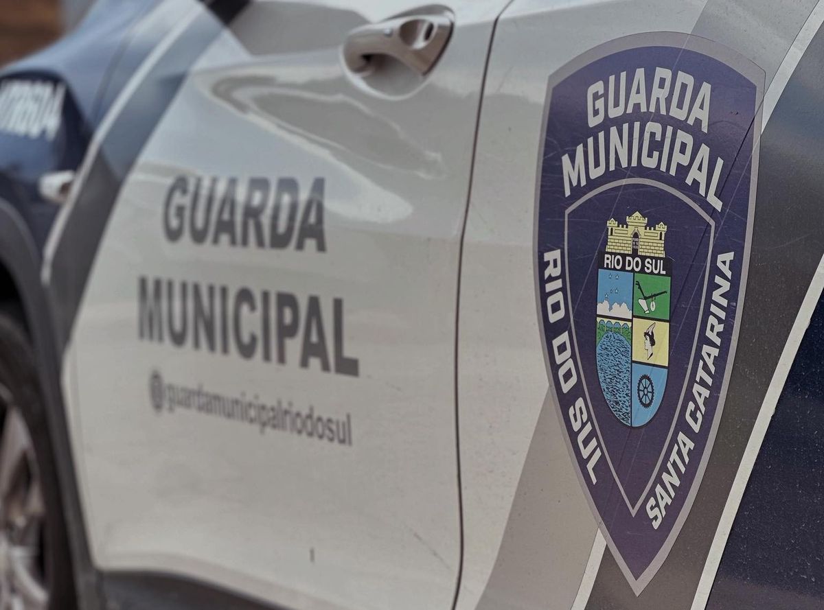 Homem é preso após desacatar e ameaçar Guardas Municipais em Rio do Sul