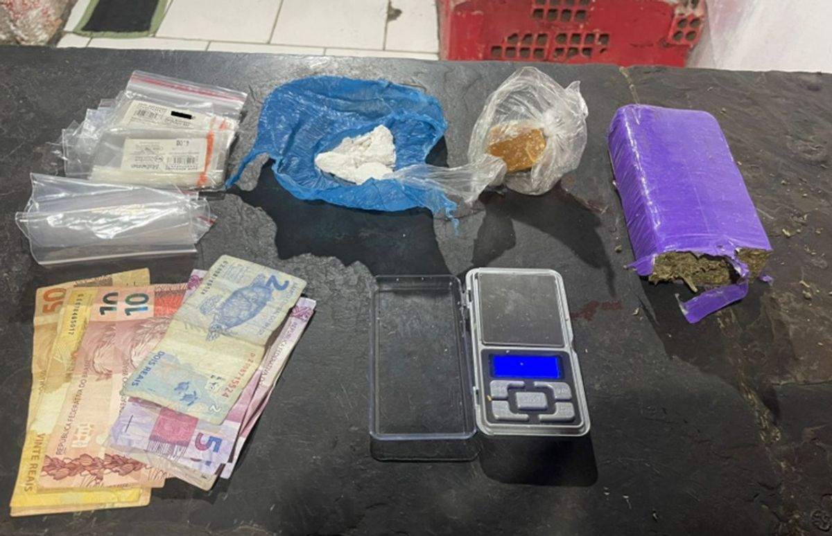 Homem é preso por tráfico de drogas após tentativa de fuga em Apiúna