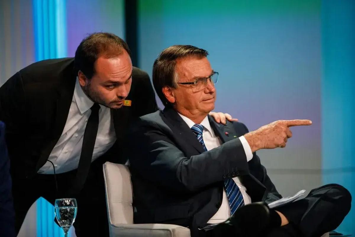 Possível candidatura de Carlos Bolsonaro ao Senado por SC sofre rejeição nas redes sociais
