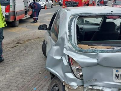 Ambulância do SAMU se envolve em acidente no Vale do Itajaí