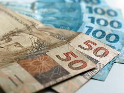 Salário mínimo subirá para R$1.621 em janeiro de 2026