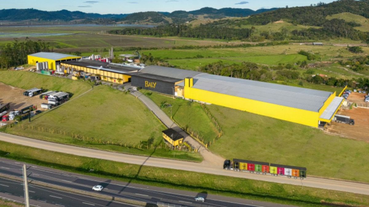 Trabalhador morre esmagado dentro de empresa em SC