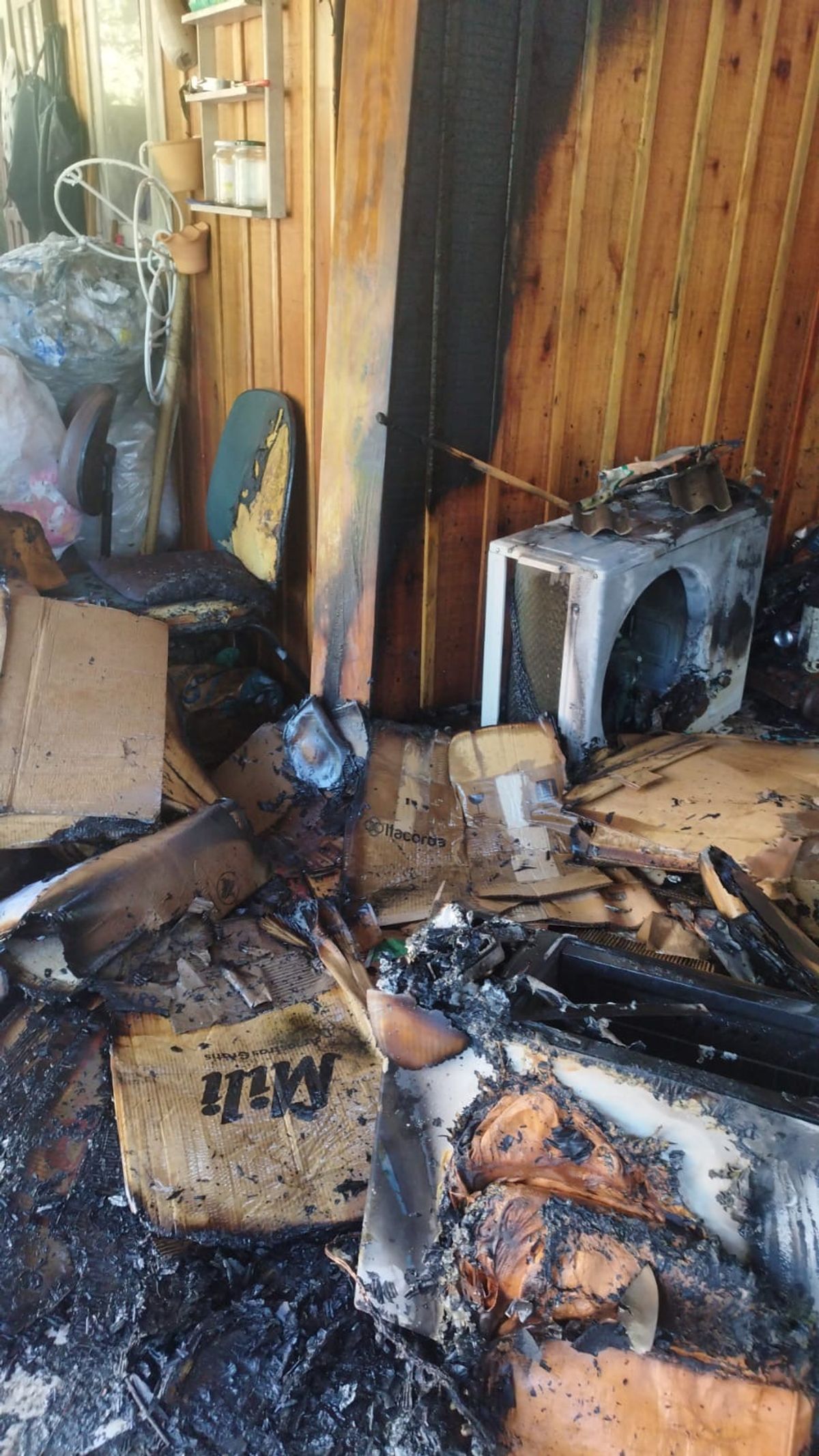 Incêndio atinge residência e destrói parte do imóvel em Rio do Sul