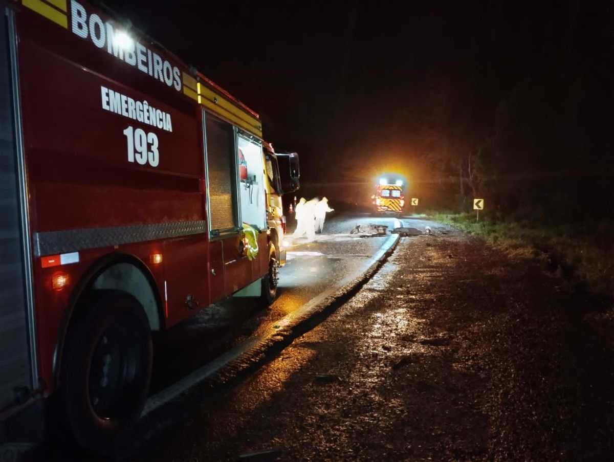 Motociclista morre em colisão com caminhão na BR-470, em Trombudo Central