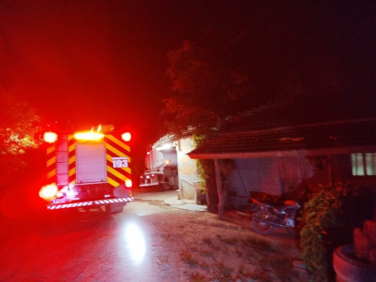 Incêndio atinge estufa de fumo no Alto Vale