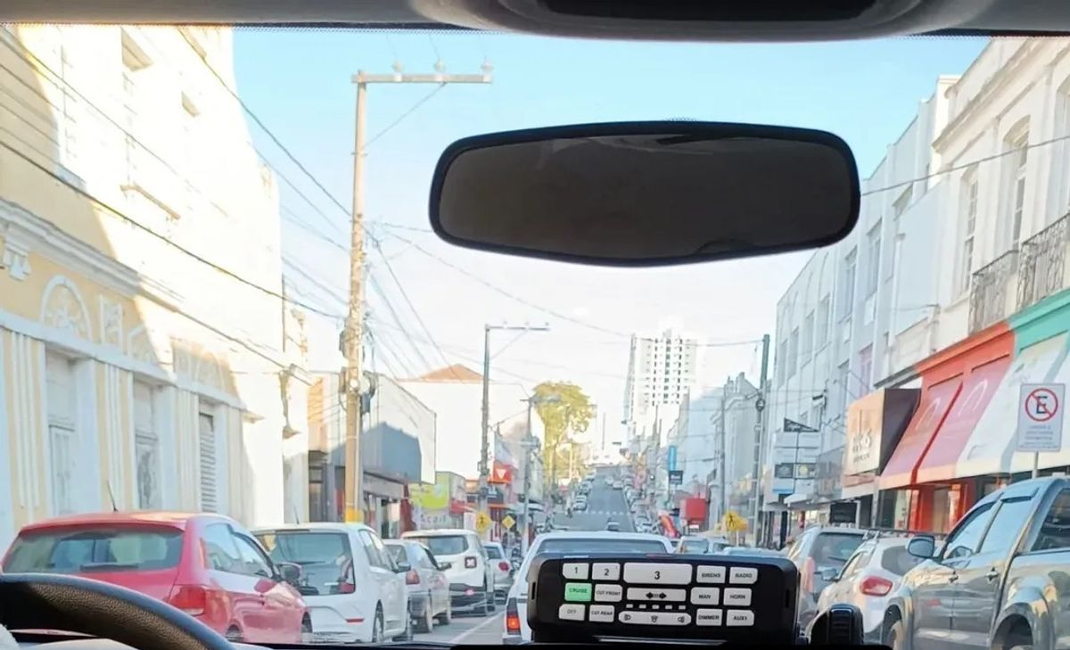 PM de folga prende homem por furto no centro de Mafra