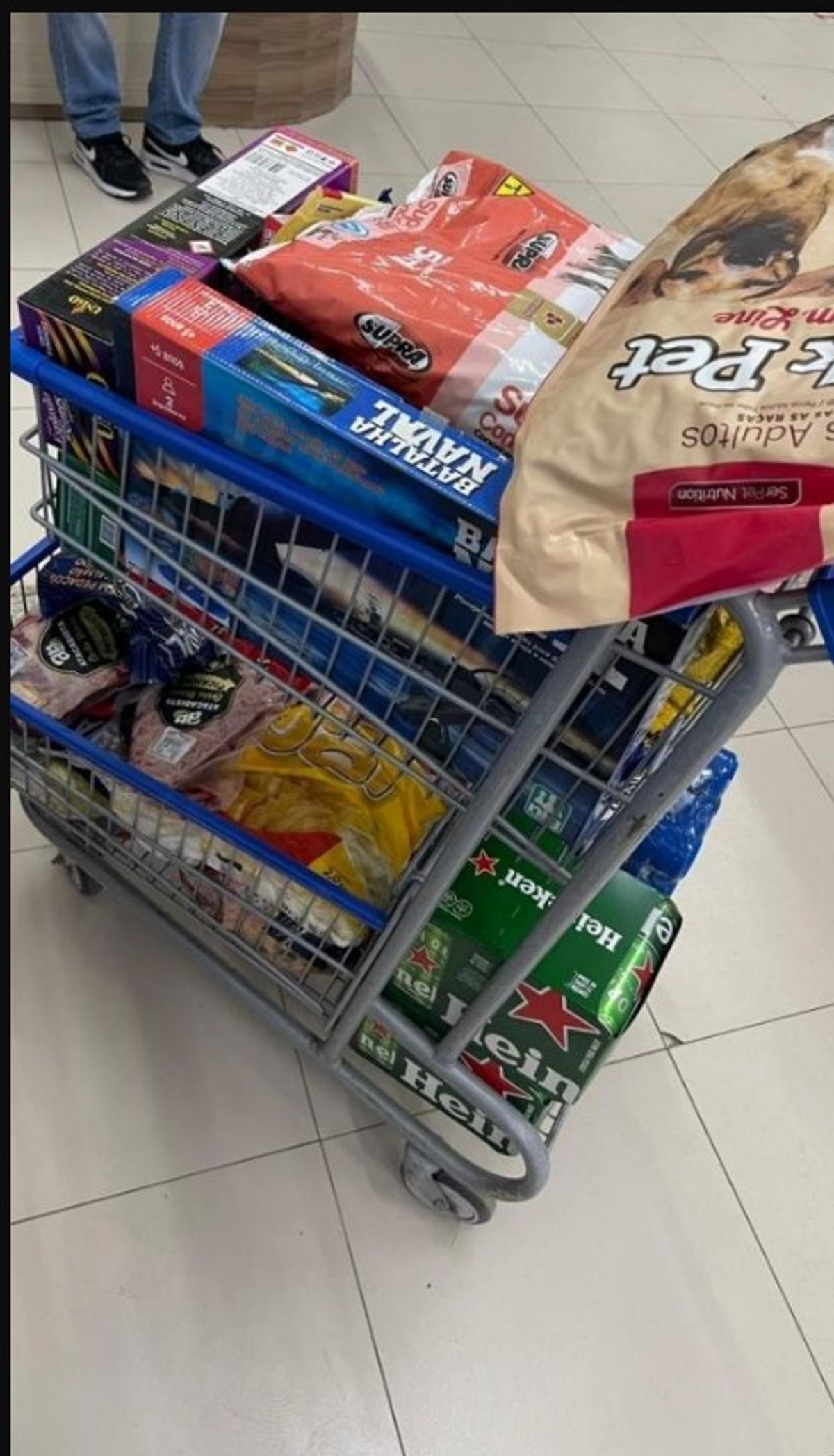 Homem é preso após furtar mais de R$ 2 mil em produtos de supermercado em Agrolândia