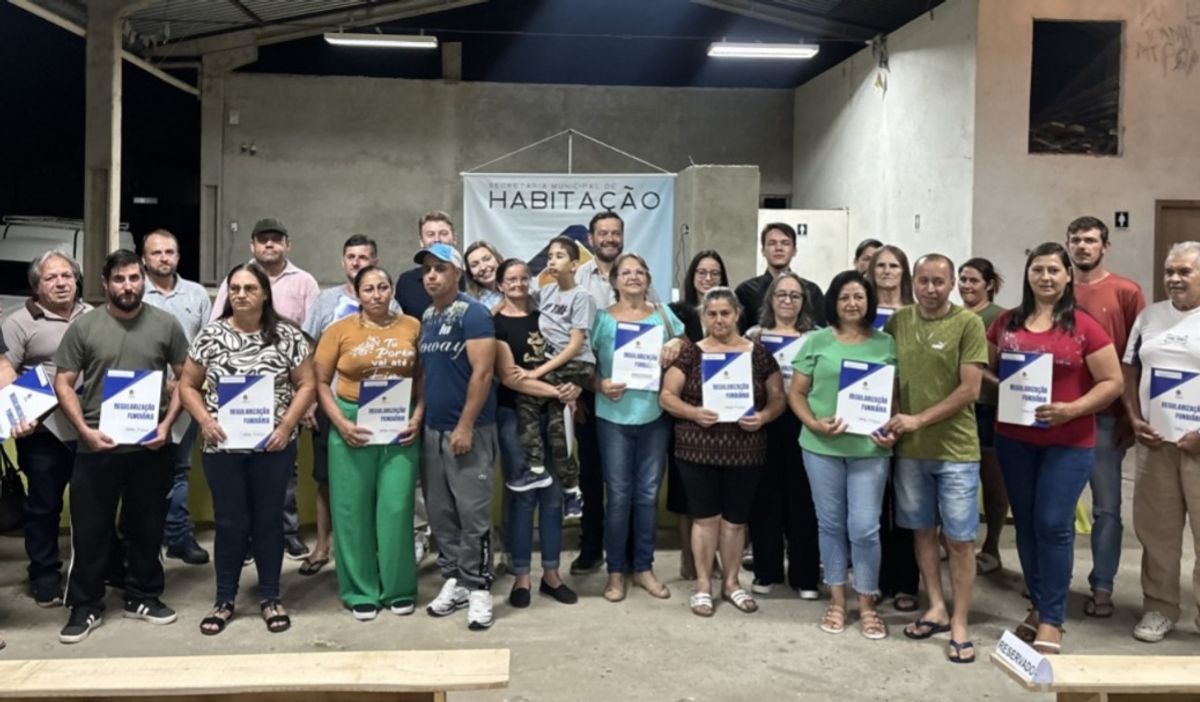 Famílias recebem matrículas de imóveis e garantem segurança jurídica em Canoinhas