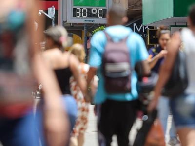 Março começa com tardes de calor intenso em Santa Catarina