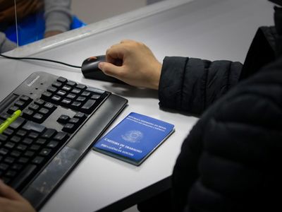 Santa Catarina gera 73,7 mil empregos em 2025 e supera média nacional de crescimento