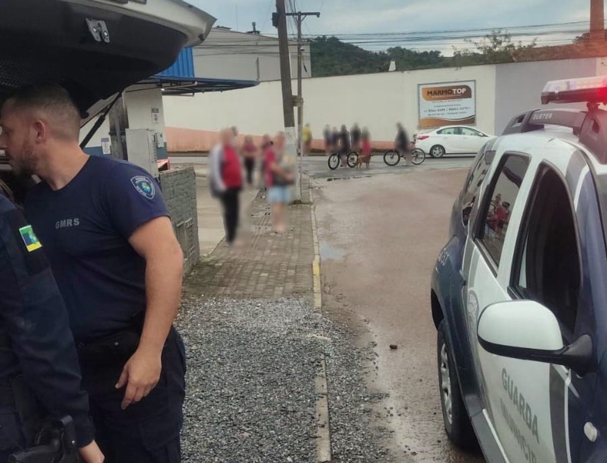 Motorista embriagado é preso após fuga e acidente em Agronômica