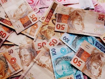 Novo valor do salário mínimo de R$ 1.621 já está valendo