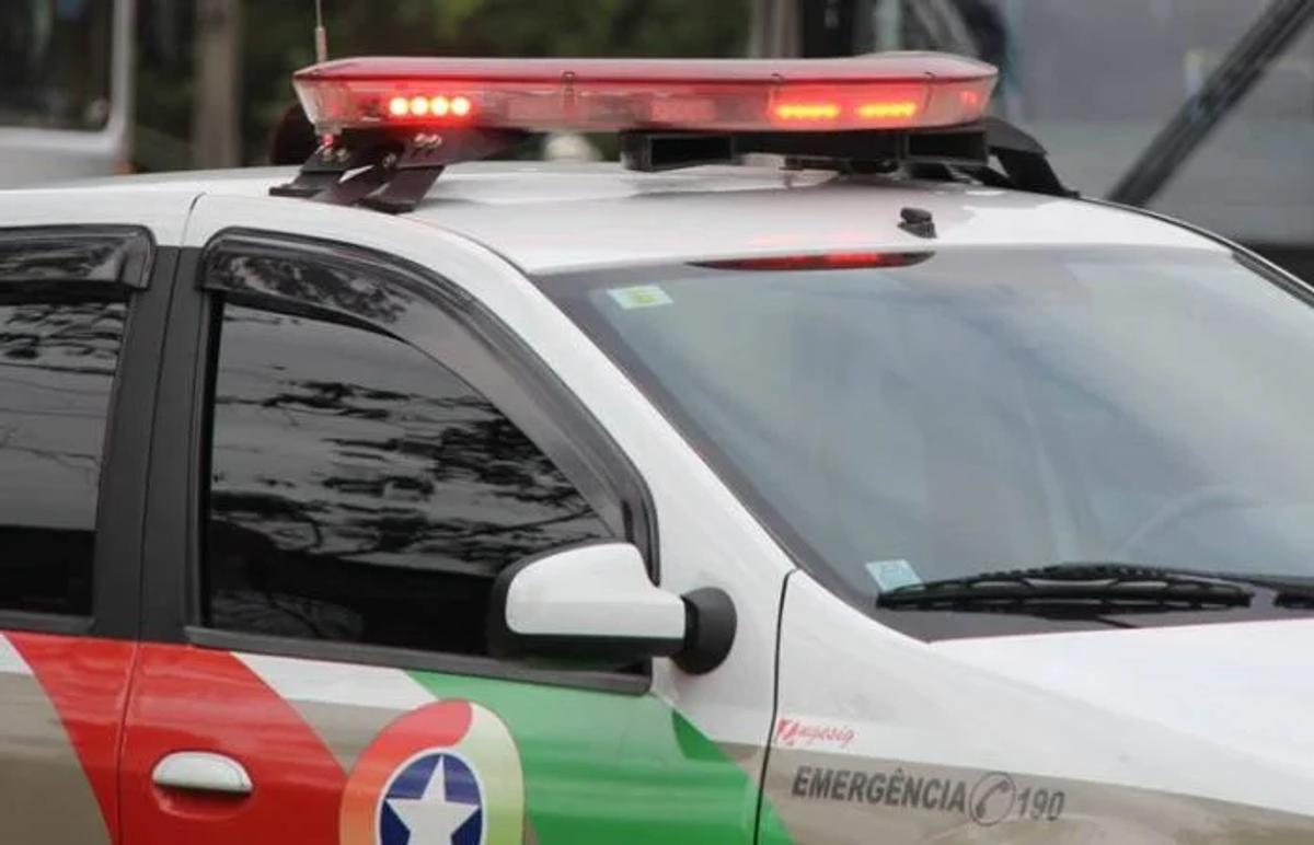 Homem é preso por agredir esposa em Papanduva
