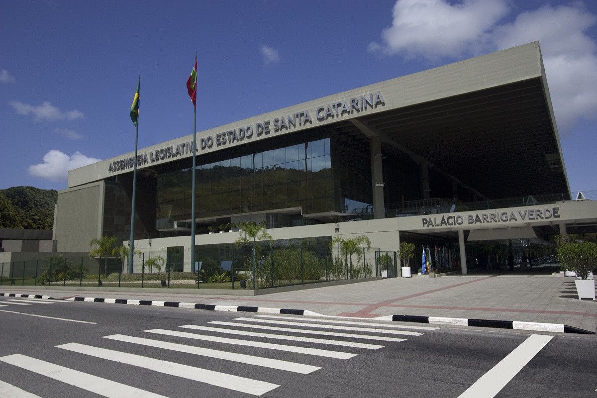 Alesc terá que aumentar o número de deputados