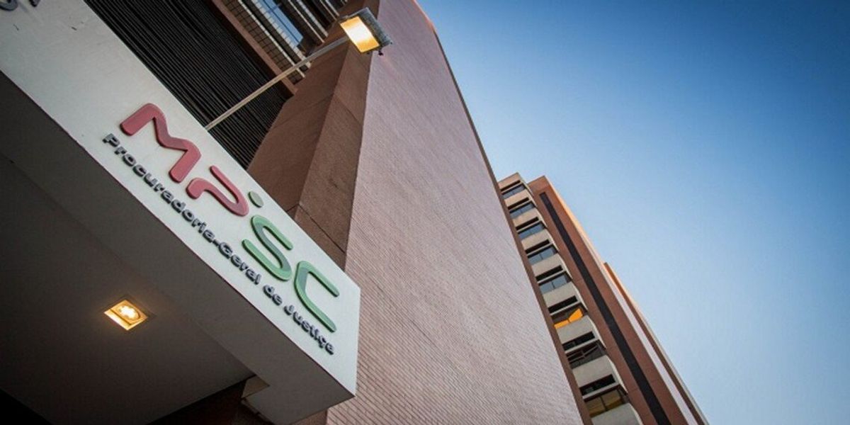Após novo júri solicitado pelo MPSC, mulher é condenada a 26 anos de prisão por matar marido