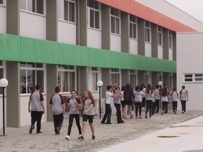 TCE vê ilegalidades em pregão de R$ 83 milhões para monitoramento eletrônico de escolas estaduais