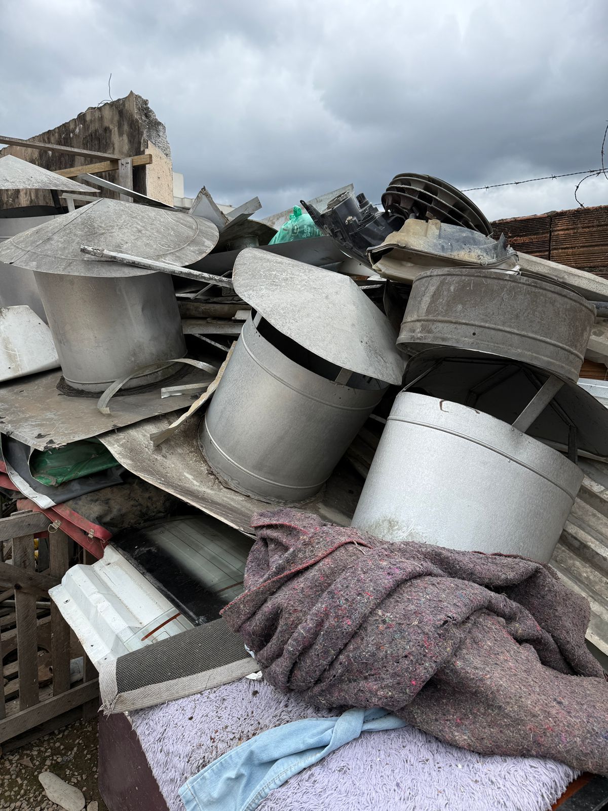 Forças de segurança realizam operação em ferros-velhos de Rio do Sul