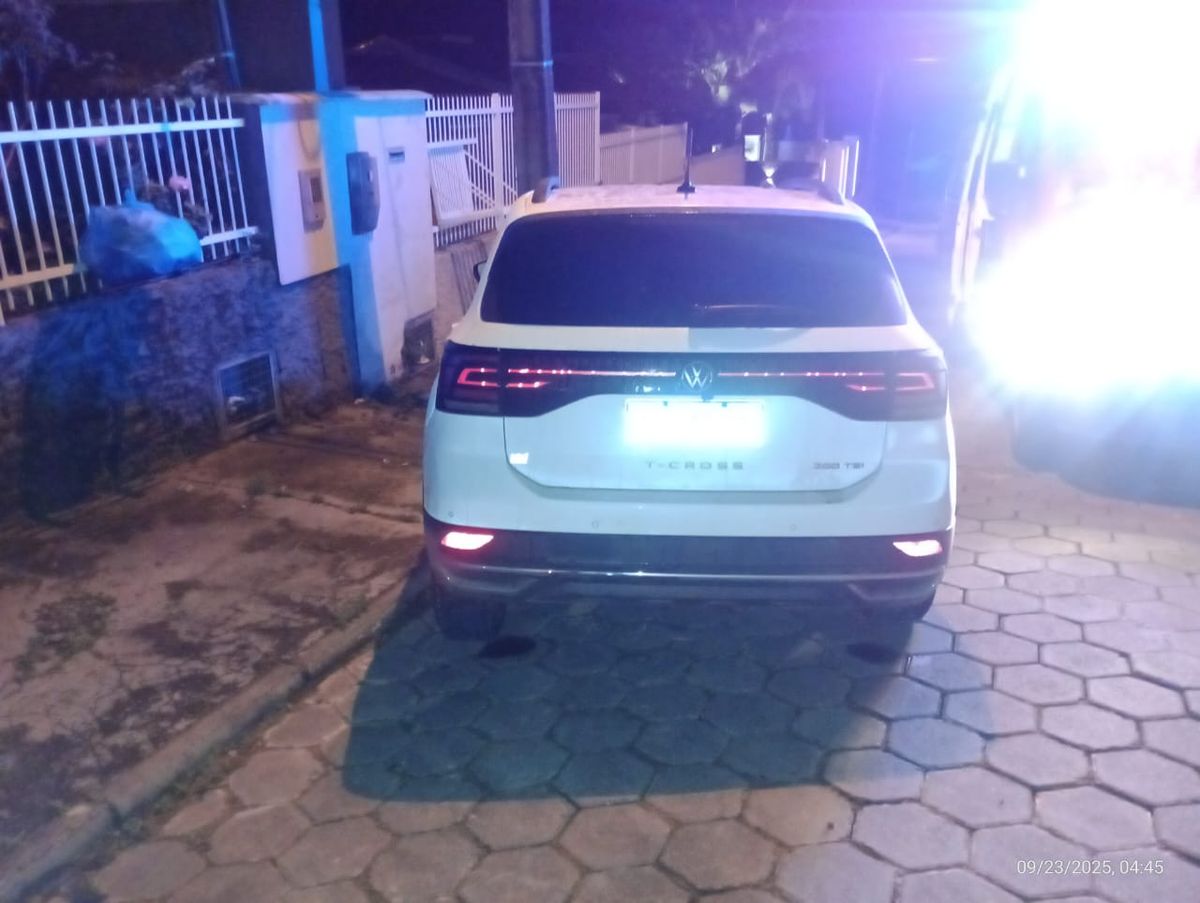 Gestante colide carro em poste durante a madrugada em Presidente Getúlio