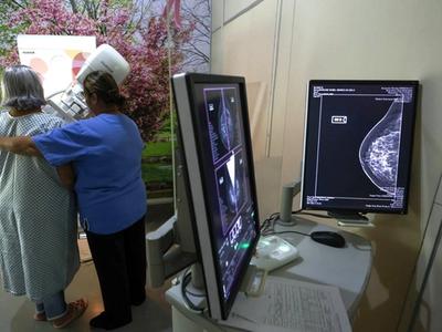 Outubro Rosa: Governo SC amplia iniciativas de prevenção e detecção do câncer de mama