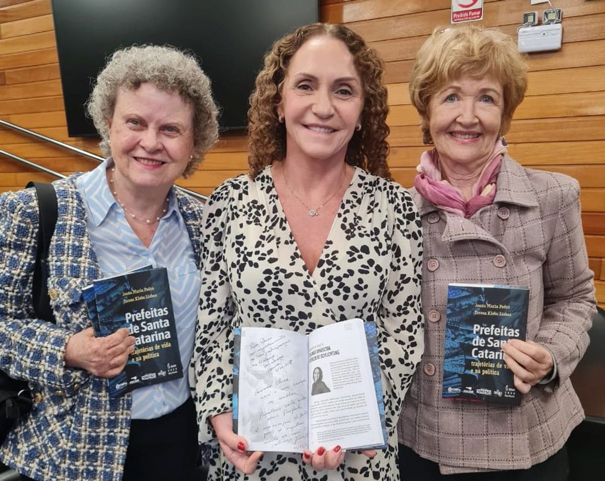 Chica é destaque em livro sobre trajetórias de mulheres na política catarinense