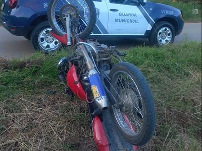 Motociclista foge da Guarda Municipal e acaba detido após cair de moto em Rio do Sul