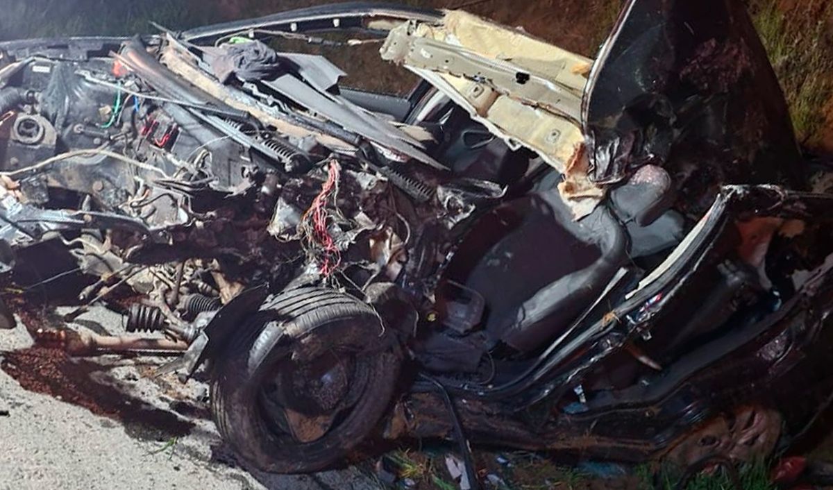 Grave colisão frontal deixa dois mortos na BR-282