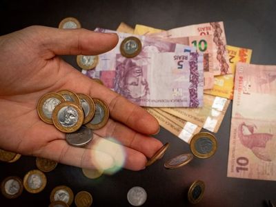 Governo sobe imposto para empresas e quem investe em previdência