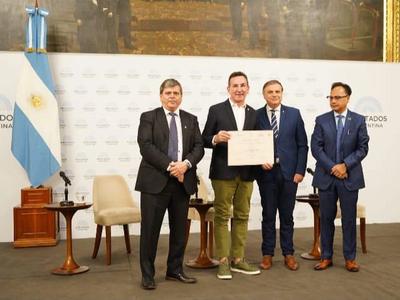 Deputado do Alto Vale recebe prêmio "Liderança Transformadora" da Câmara dos Deputados da Argentina