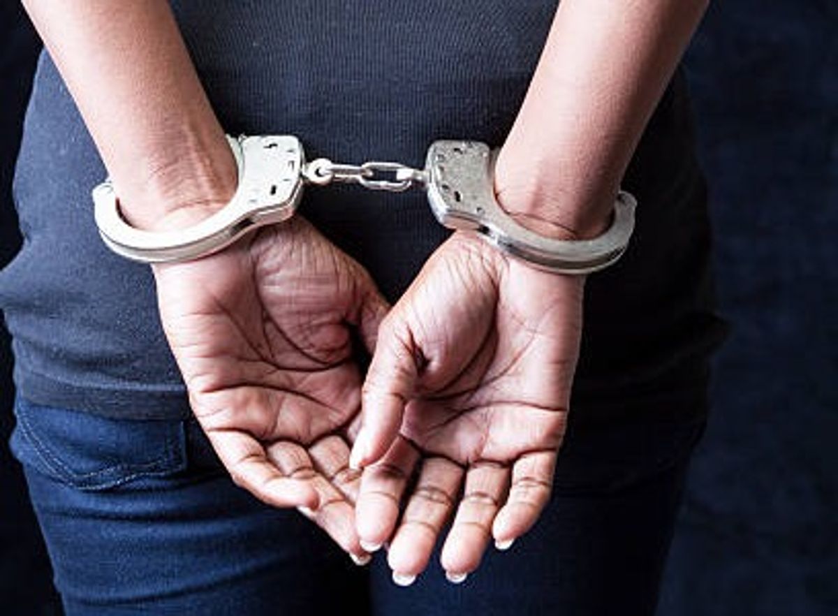 Mulher é presa por tráfico de drogas durante operação da PM em Canoinhas