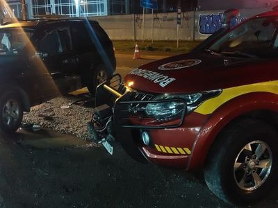 Acidente entre carro e moto resulta na morte de jovem de 20 anos em Blumenau