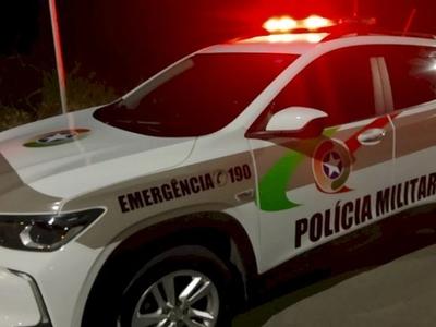 Briga de casal termina com homem esfaqueado e mulher presa no Vale