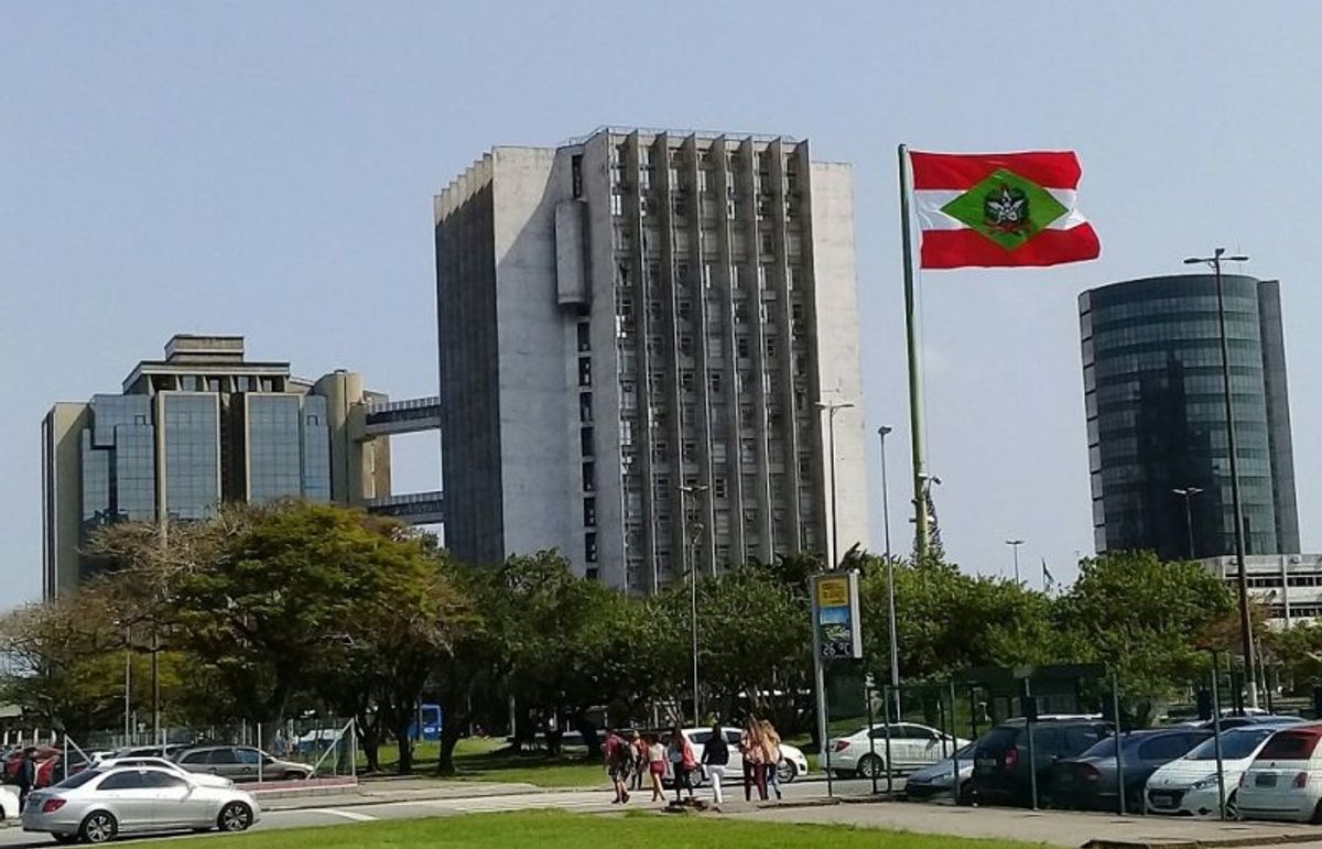 TJSC proíbe câmeras em salas de aula por violação à liberdade de ensinar e aprender