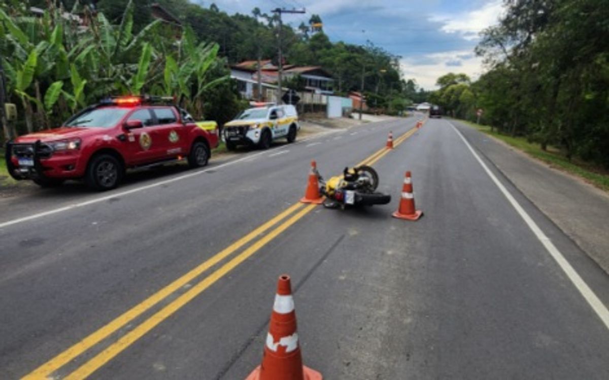 Motociclista fica gravemente ferido em colisão no Centro de Ibirama