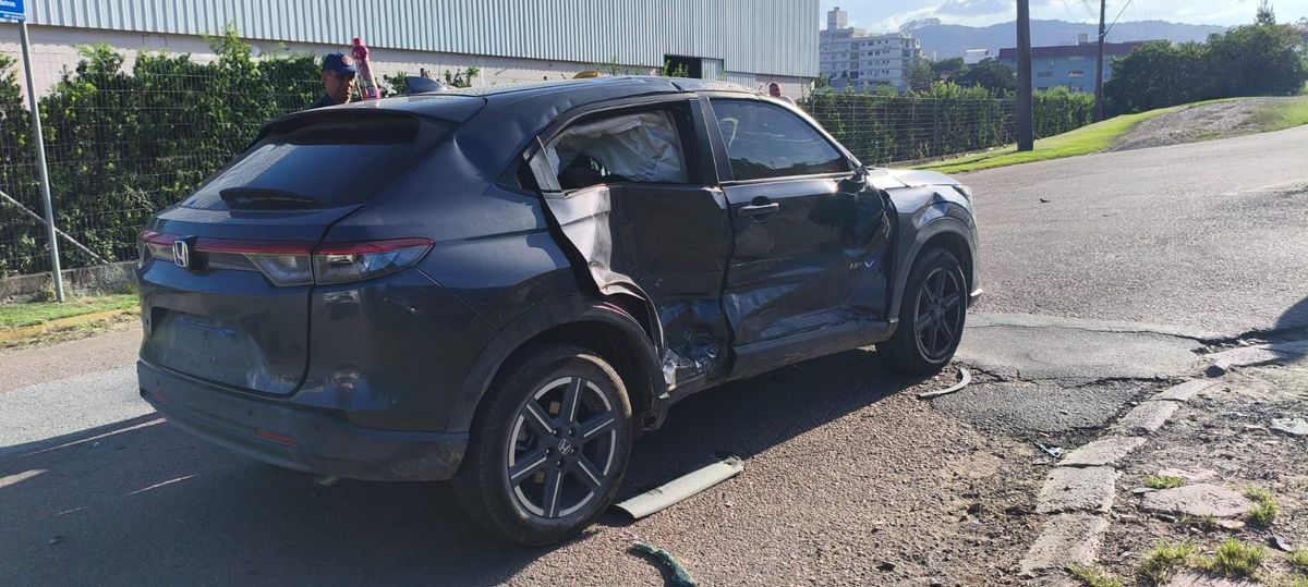 Duas pessoas ficam feridas após colisão na BR-470 em Rio do Sul