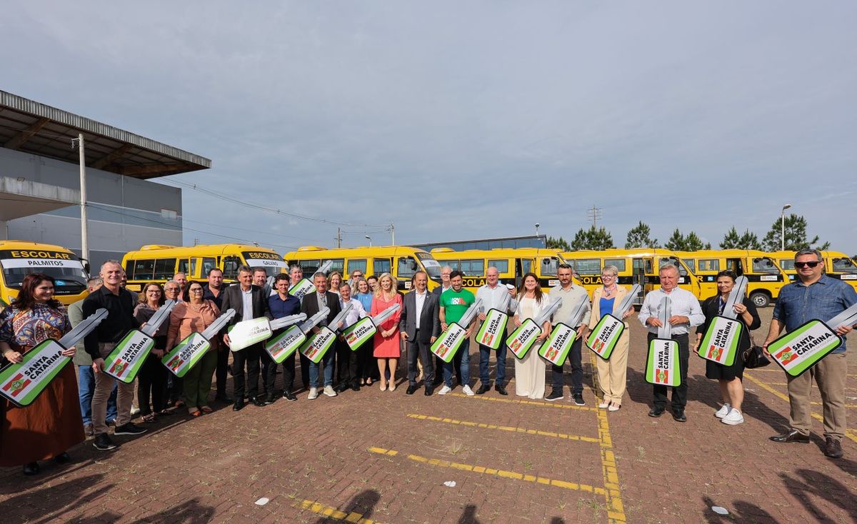 Governo de SC anuncia 100 novos ônibus escolares para transporte de estudantes das redes públicas de ensino