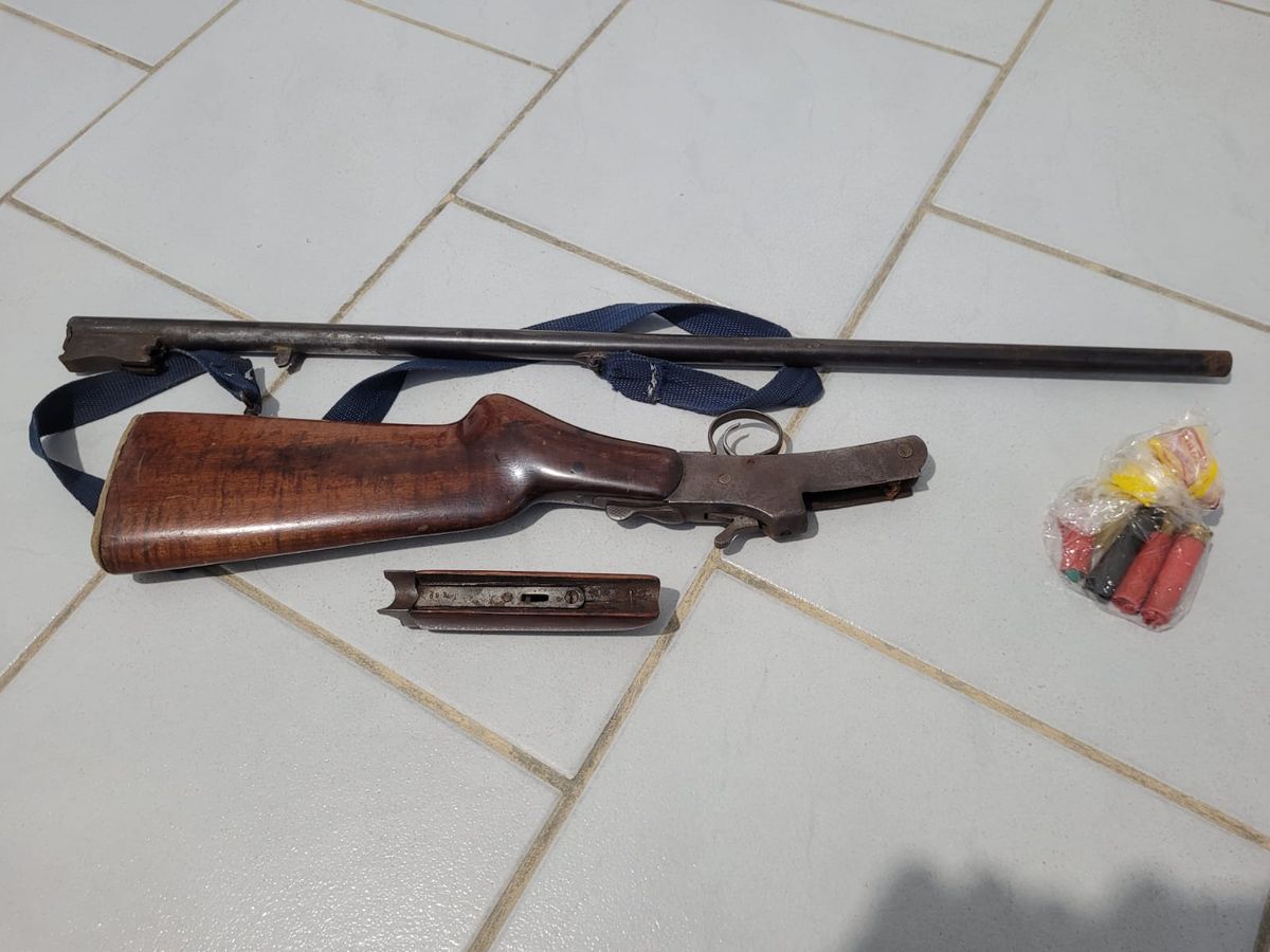 Polícia Civil prende homem em flagrante delito pela posse de arma de fogo em Rio do Oeste