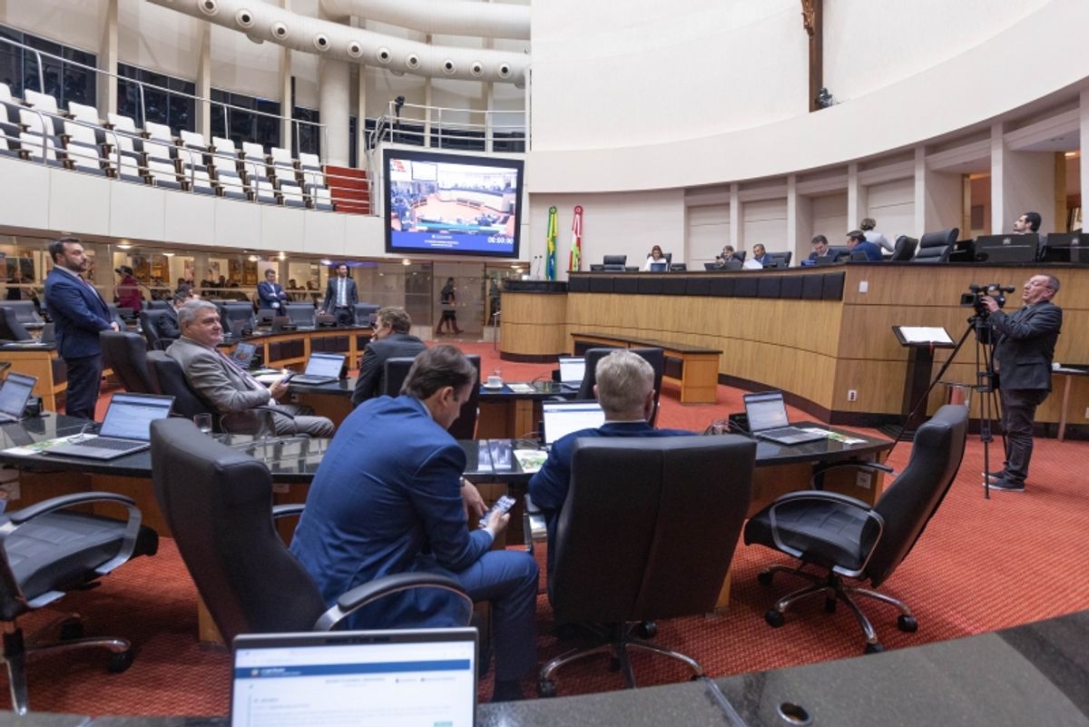 Projeto permite que Celesc contrate empréstimo junto ao BID para ampliar serviços de distribuição