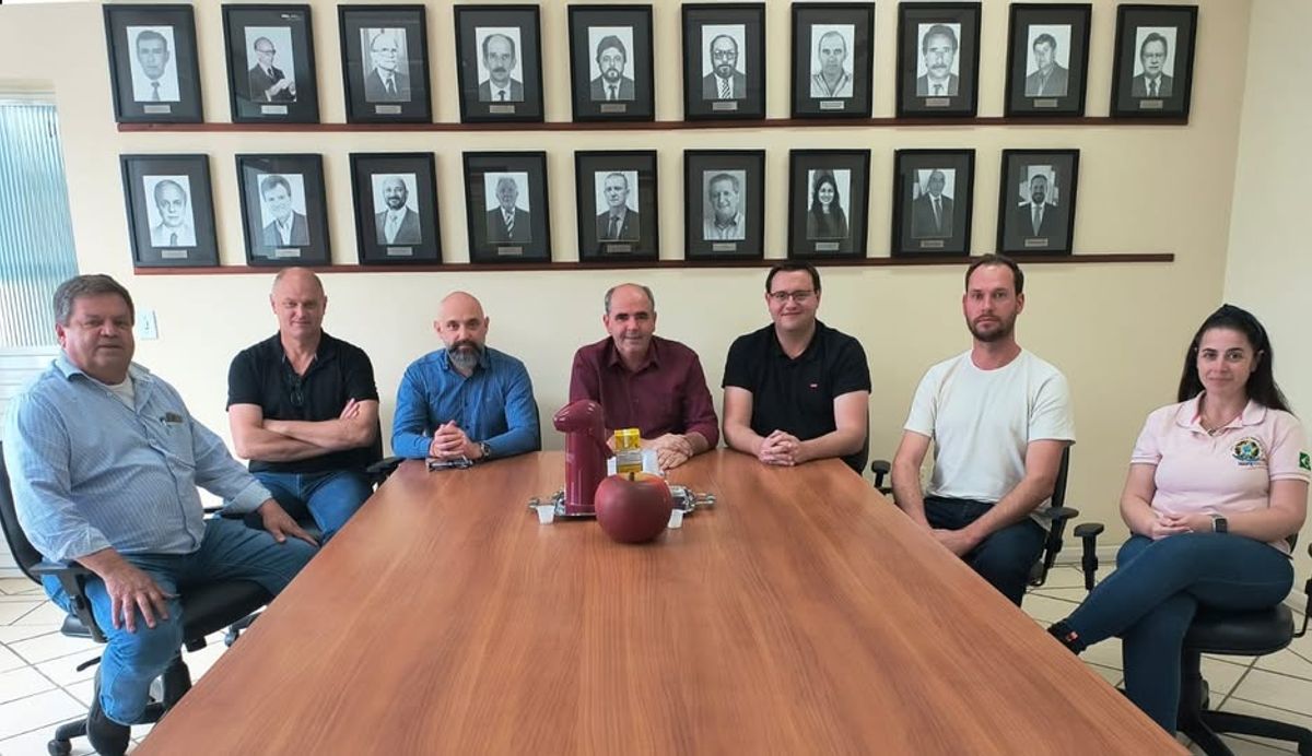 Prefeito de Pouso Redondo participa de reunião na Superintendência Federal de Agricultura, em Florianópolis