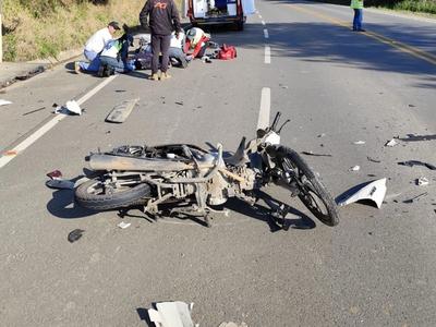 Colisão entre carro e moto deixa motociclista ferido na SC-112