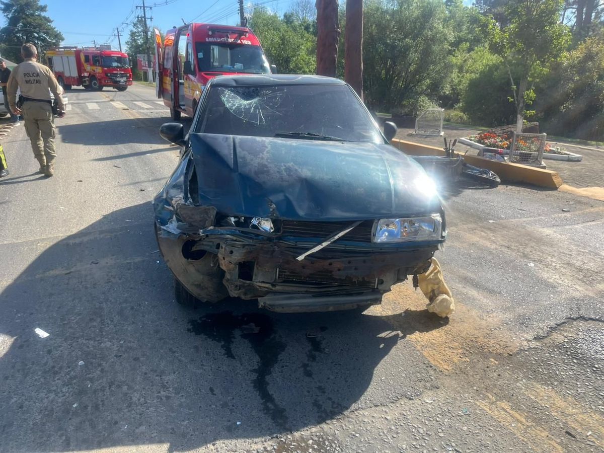 Acidente entre carro e motocicleta mobiliza equipes de Três Barras e Canoinhas