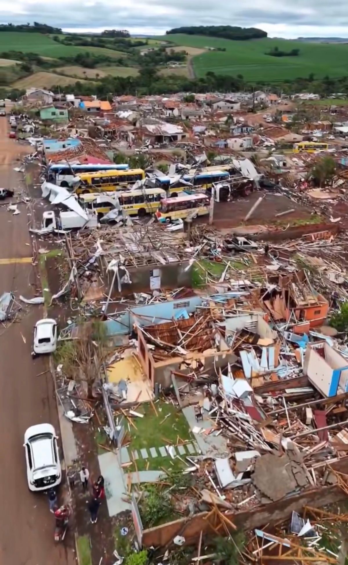Tragédia com tornado no Paraná, deixa ao menos cinco mortes e mais de 400 feridos