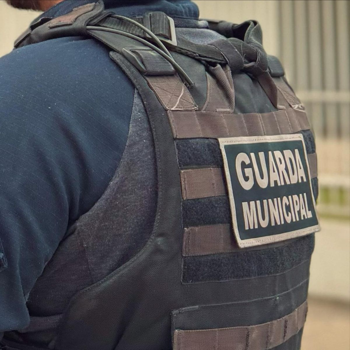 Homem é preso após agredir ex-companheira e irmã com cabo de vassoura em Rio do Sul