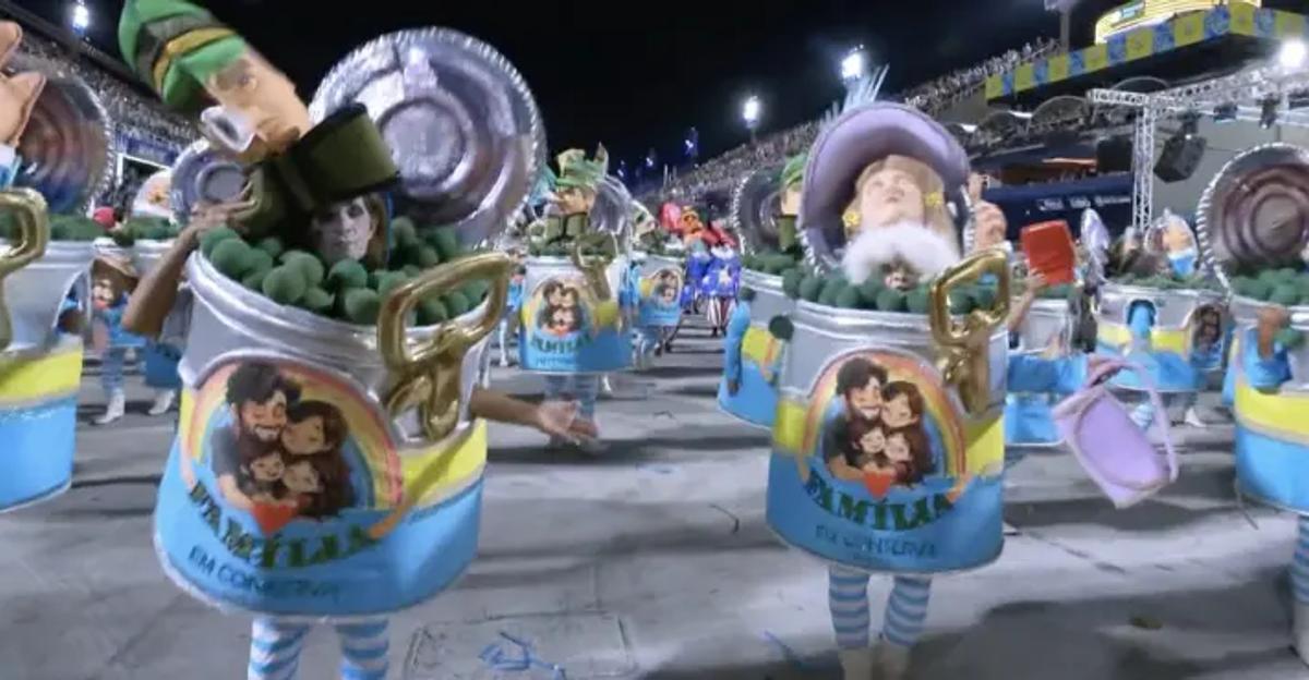Em homenagem a Lula, escola de samba retrata evangélicos em lata de conserva