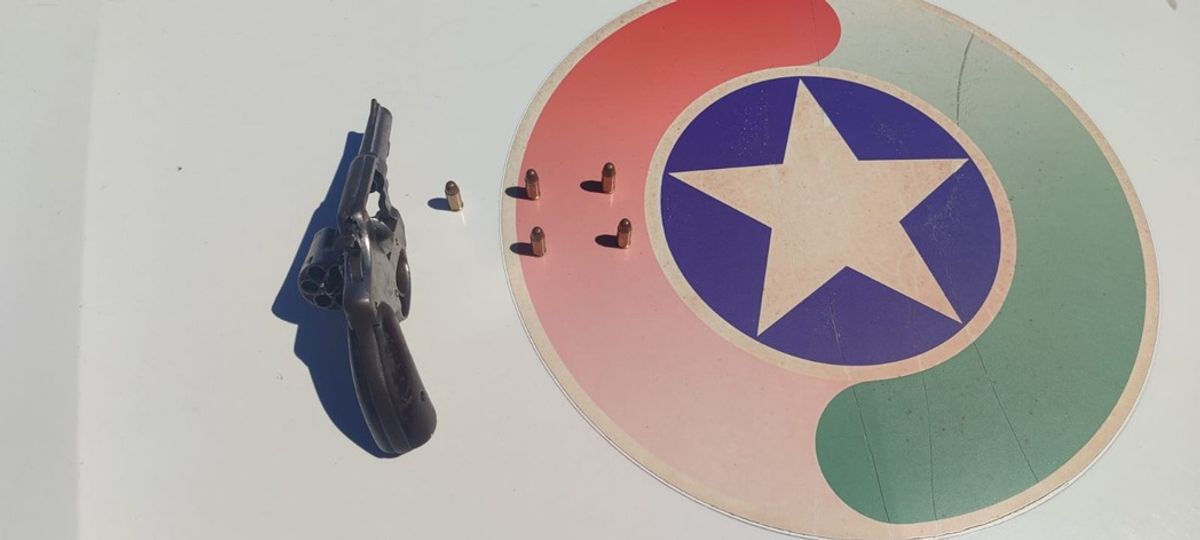 Homem é preso por posse de arma após denúncias de tiros no Médio Vale