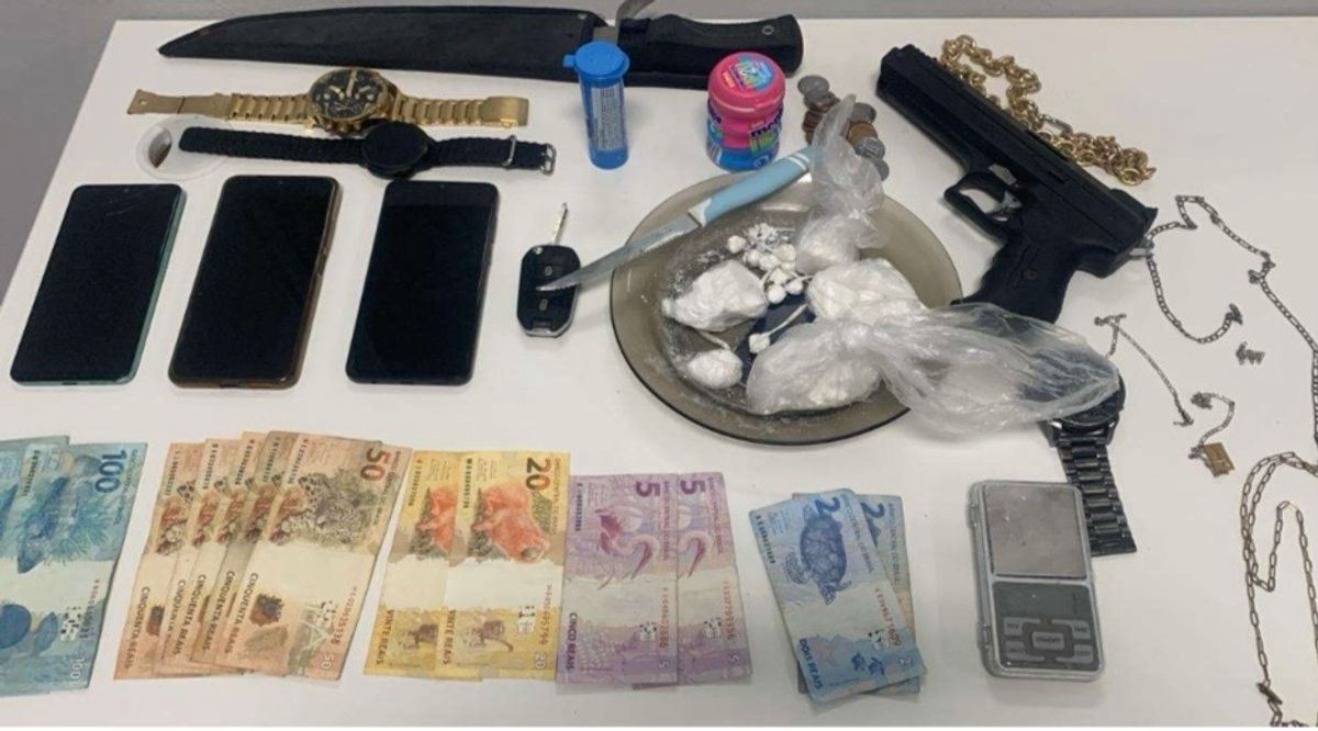 Homem é preso com mais de 180g de cocaína durante ação da PM em Lontras