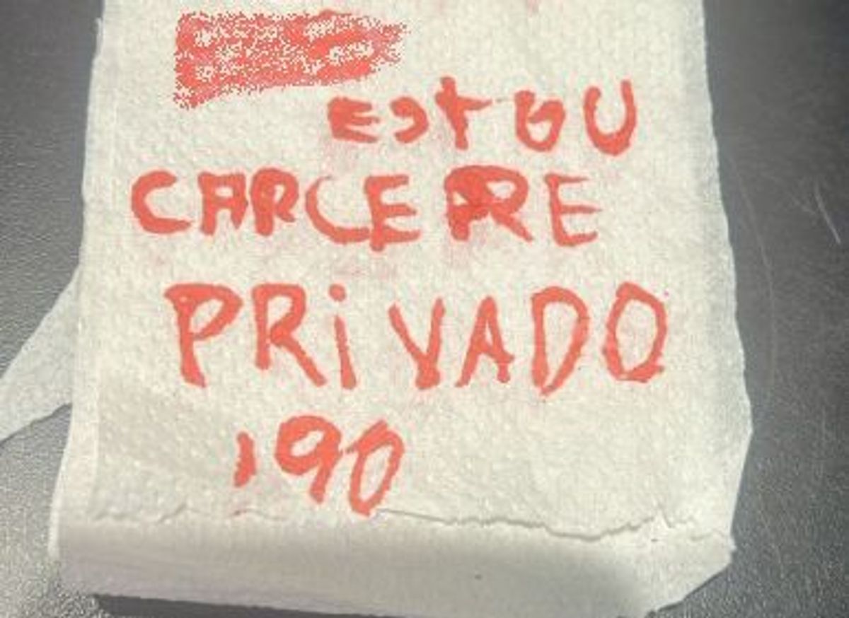 Mulher consegue pedir socorro em papel higiênico em SC