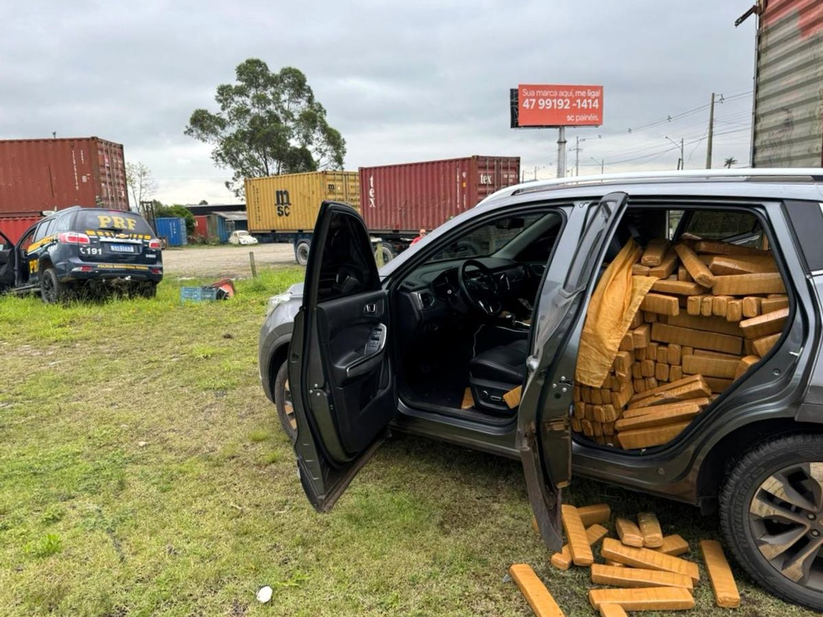 PRF intercepta mais de uma tonelada de maconha na BR-101