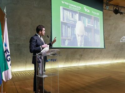Advogado-geral da União defende regulação das plataformas de redes sociais