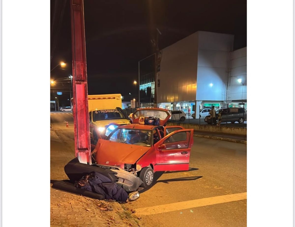 Homem é preso por embriaguez e uso de drogas após bater carro em poste no Vale