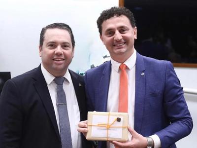 Rafael Pezenti é reconhecido como parlamentar mais atuante da Comissão de Agricultura, Pecuária, Abastecimento e Desenvolvimento Rural em 2025